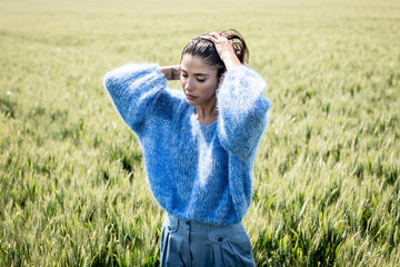 Sweaters - VEST